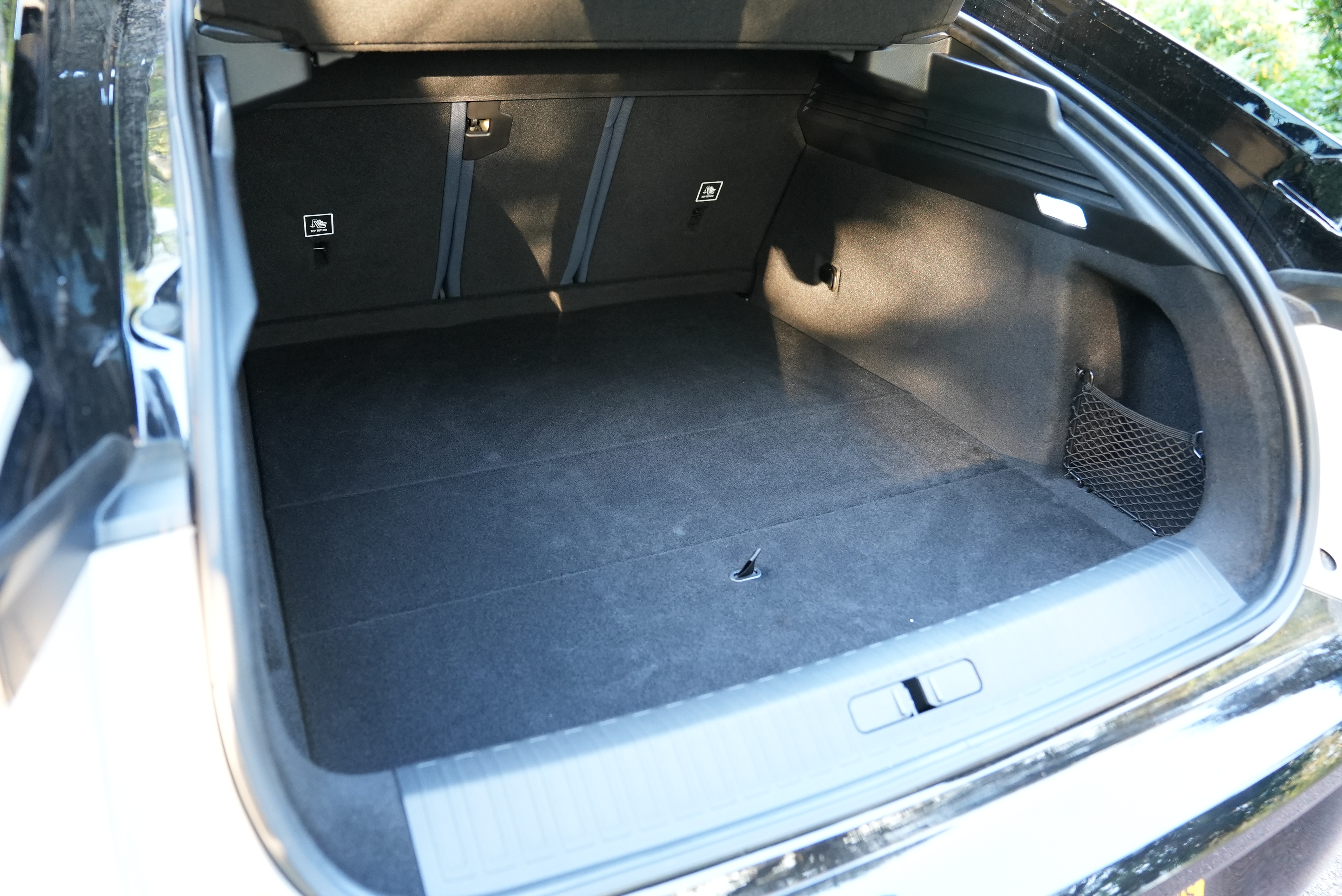 DS No8 ESTATE 191kW Pallas 74kWh 5dr Auto